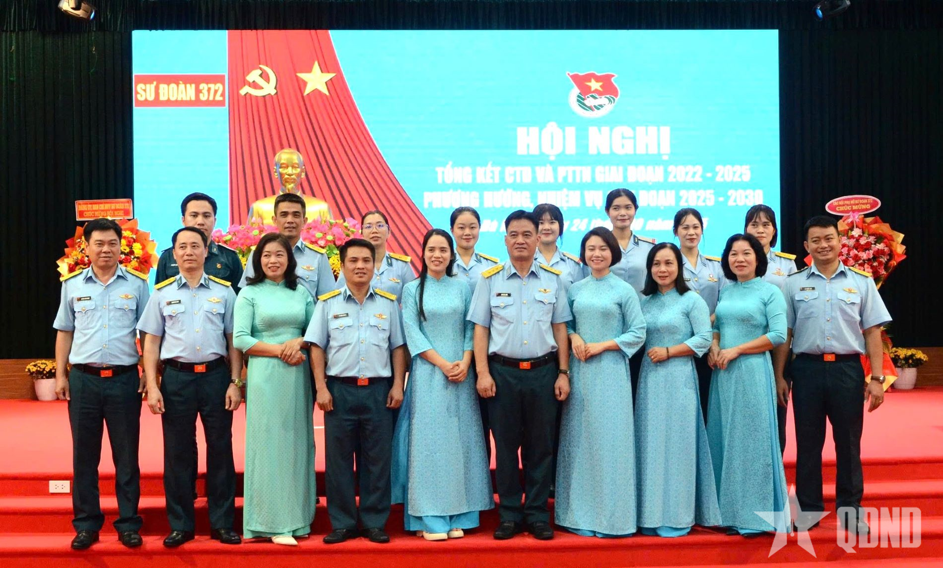 Xung kích thực hiện hiệu quả nhiệm vụ sẵn sàng chiến đấu, huấn luyện bay, bảo đảm an toàn bay